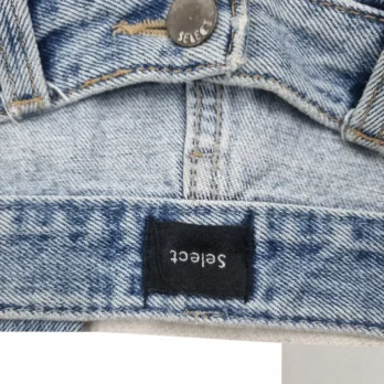 select jeans for both genders look cool and trendy with this jeans